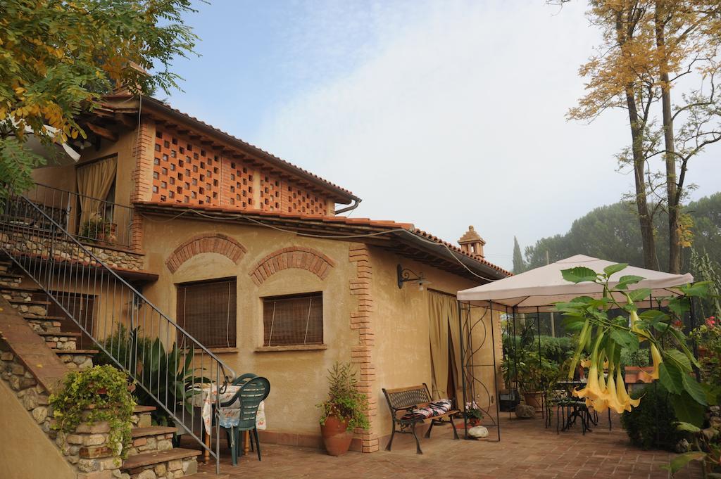 La Capanna Di Sovestro Hotel San Gimignano Exterior photo